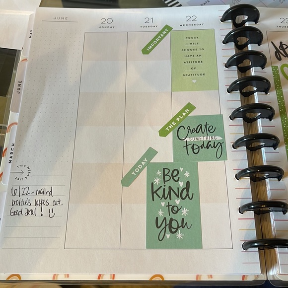 Used 2022 The Happy Planner 12 Month Planner - Picture 4 of 9